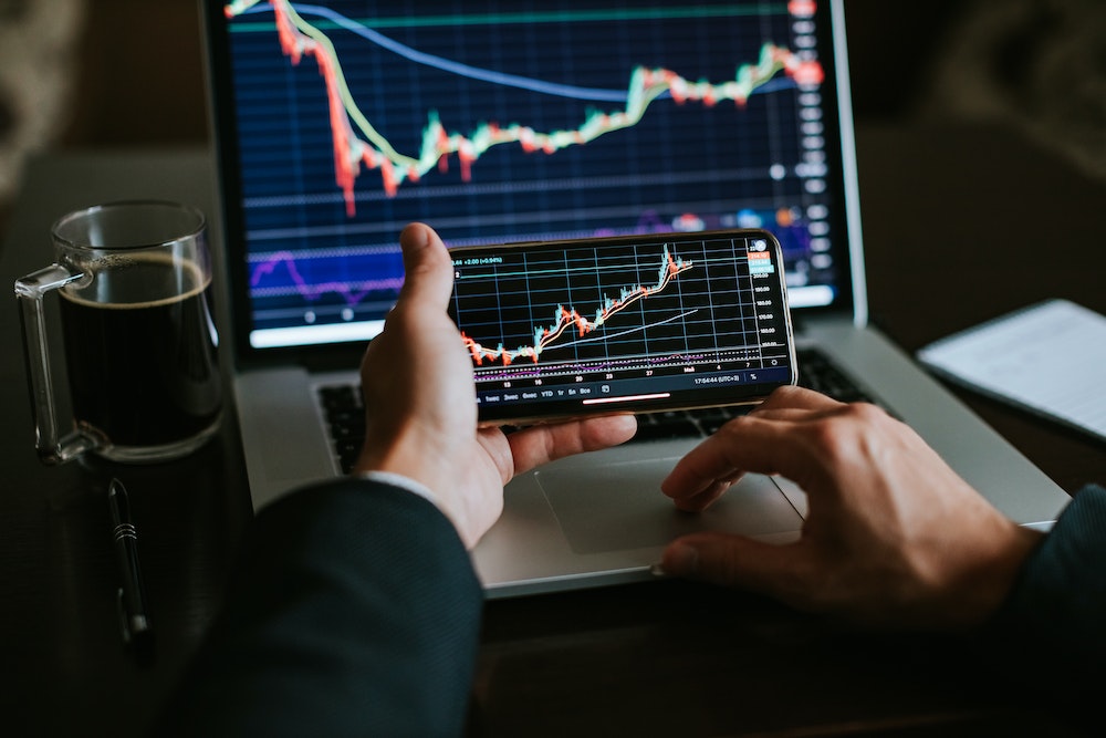La réglementation sur le trading et la responsabilité des courtiers