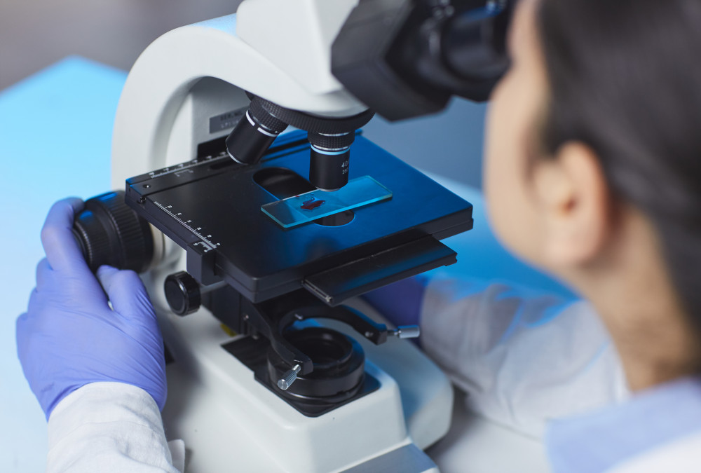 Les investigations scientifiques au service de la justice : une révolution dans les enquêtes judiciaires